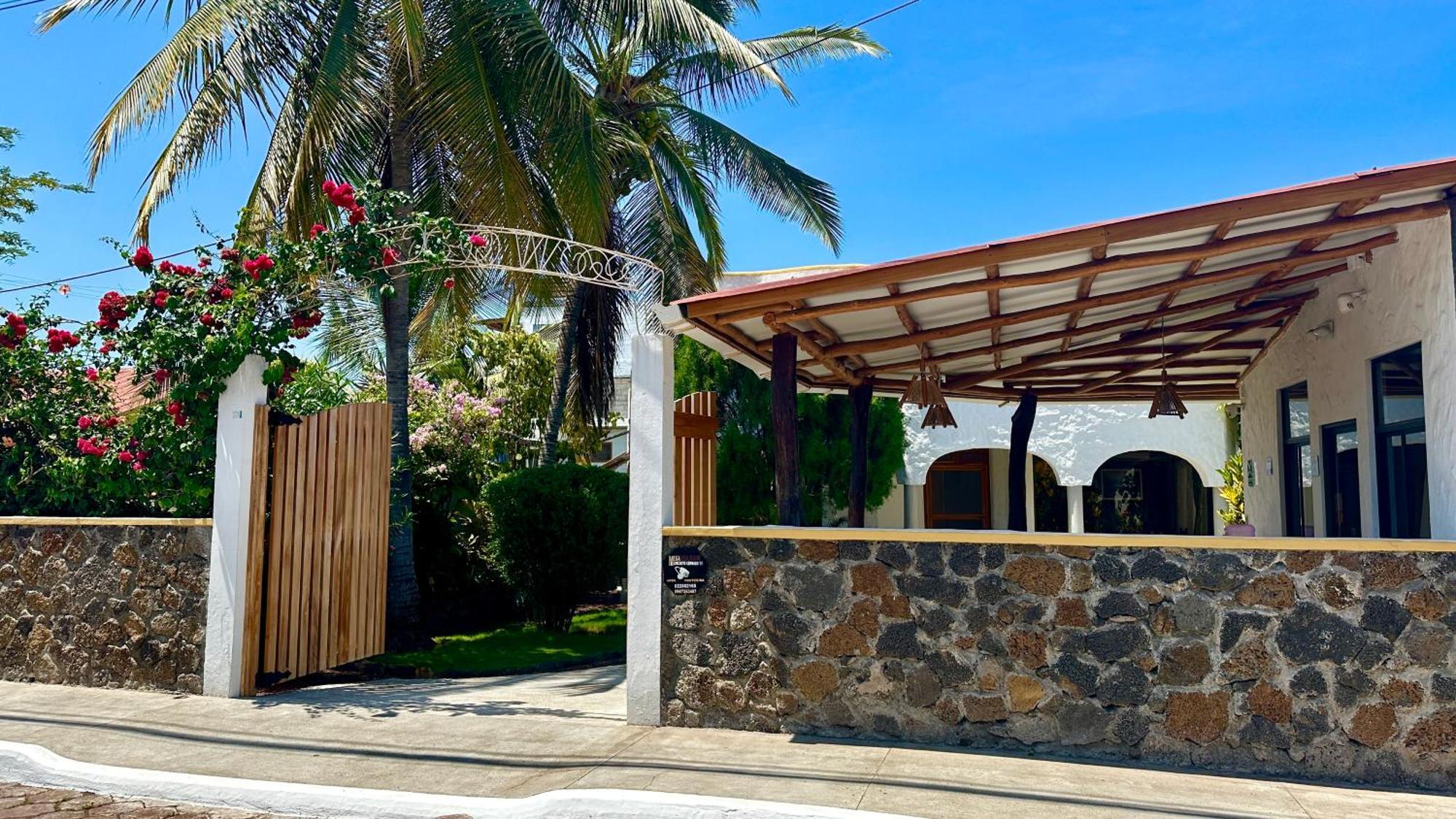 Hostal Suenos Silvestres Puerto Ayora  Eksteriør billede